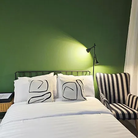 Daire The View Magnet Self Check-in